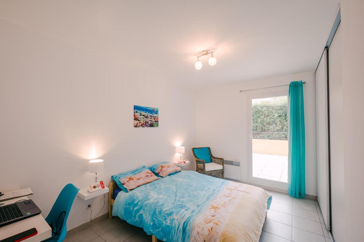 Turquoise Apartment Hyeres Exterior photo